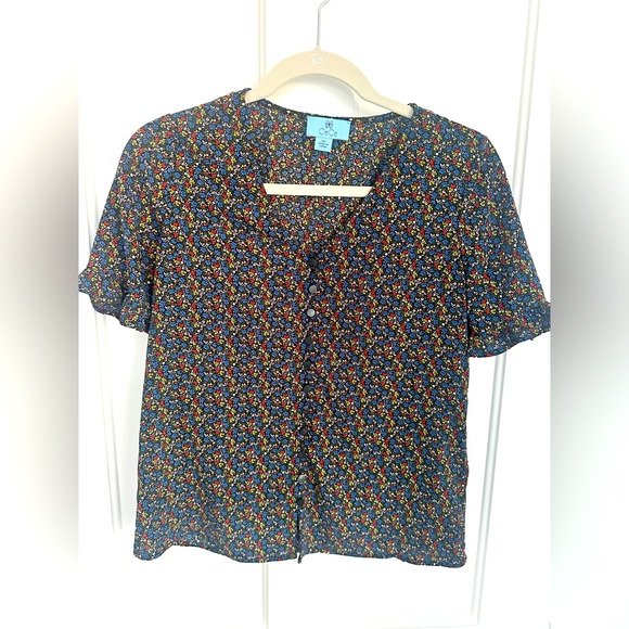 Fall lightweight top - Picture 2 of 3